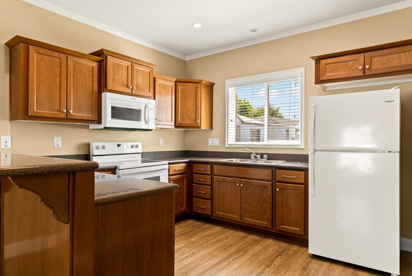 230-250 Smalley Avenue