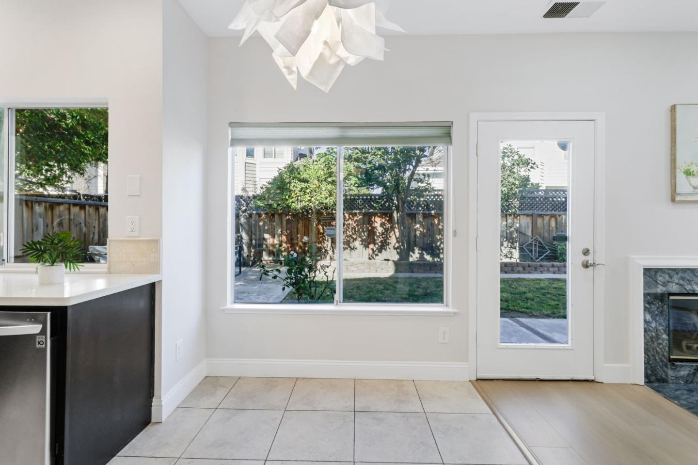 33283 Sunriver Common