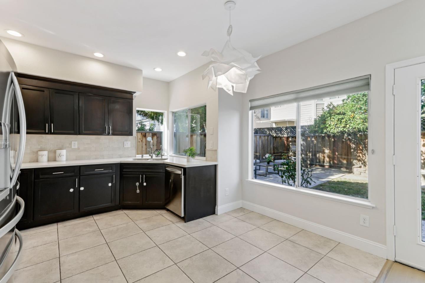 33283 Sunriver Common