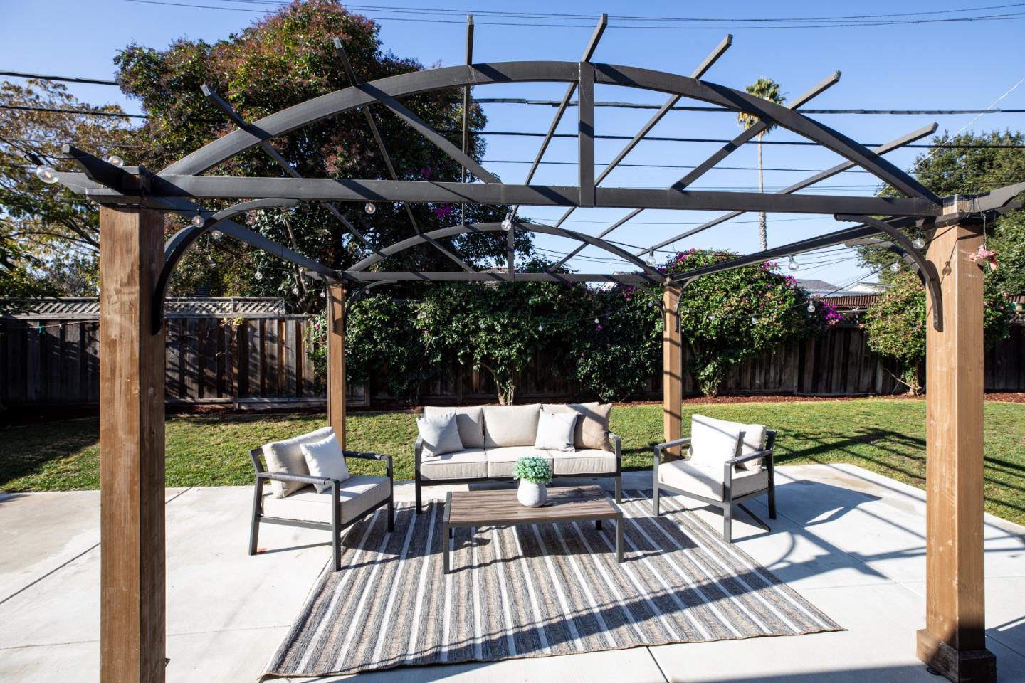 2381 Rosita Avenue