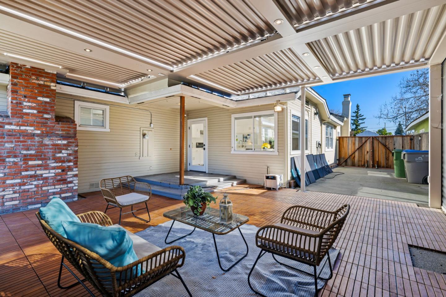 1525 Mckendrie Street