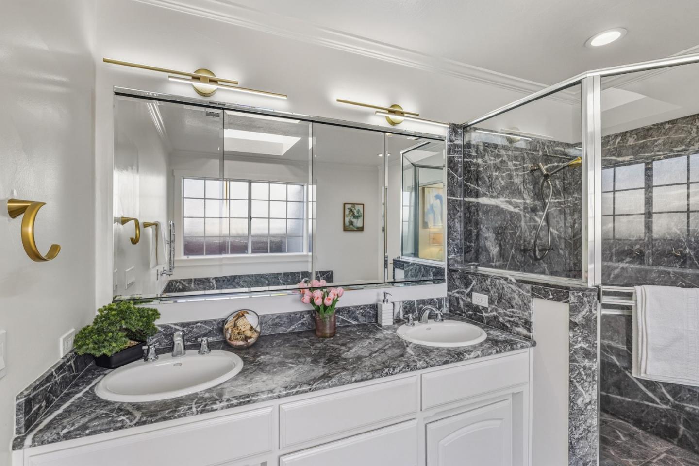 1525 Mckendrie Street