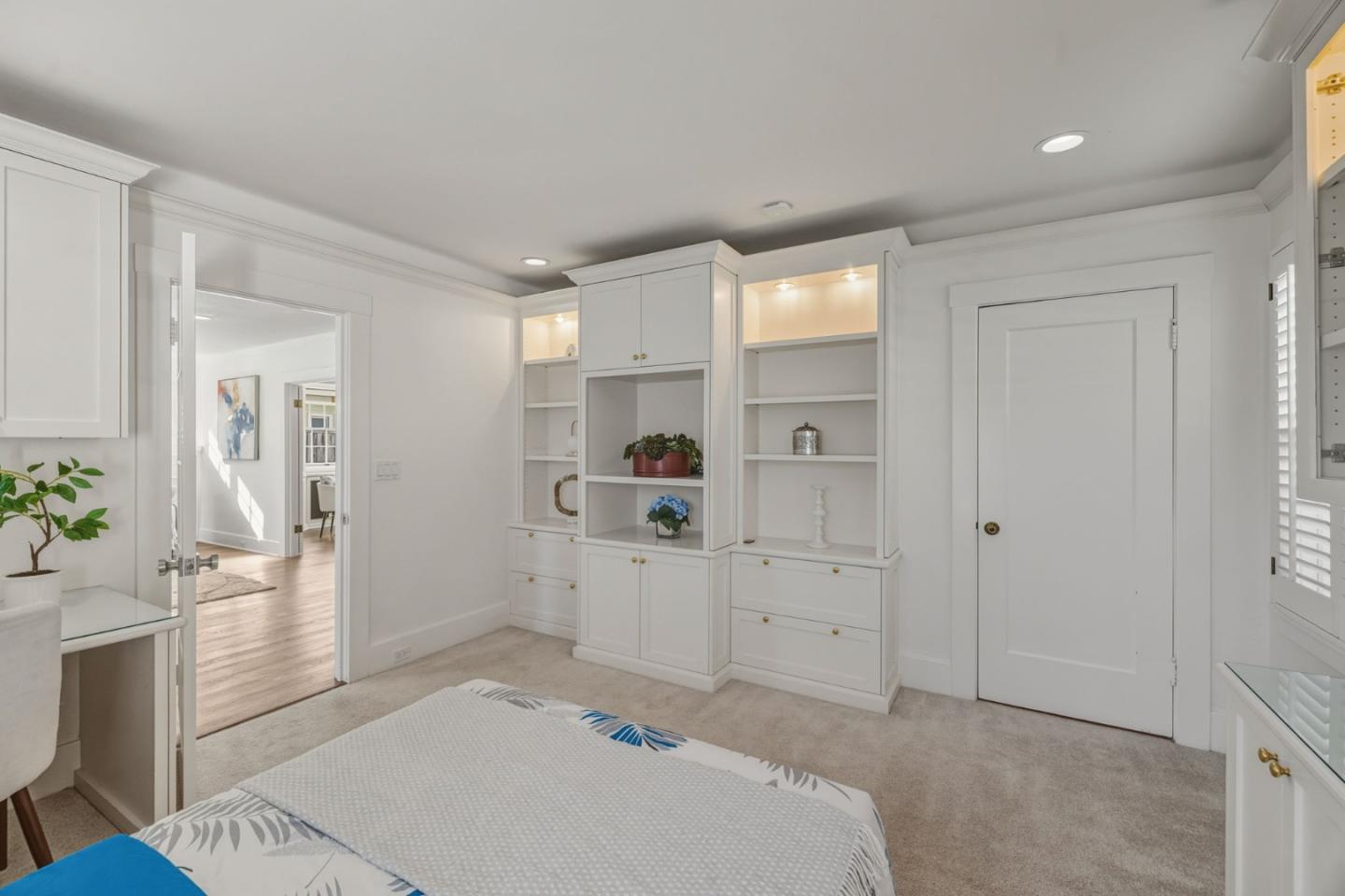 1525 Mckendrie Street