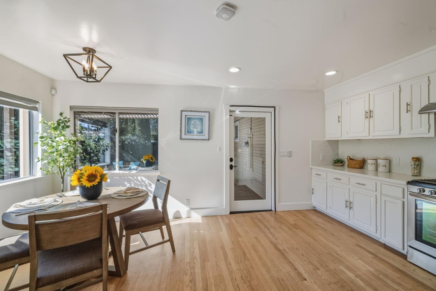 1525 Mckendrie Street