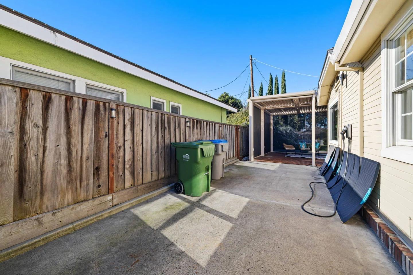 1525 Mckendrie Street