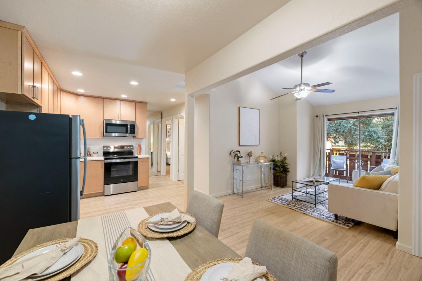 38616 COUNTRY Common