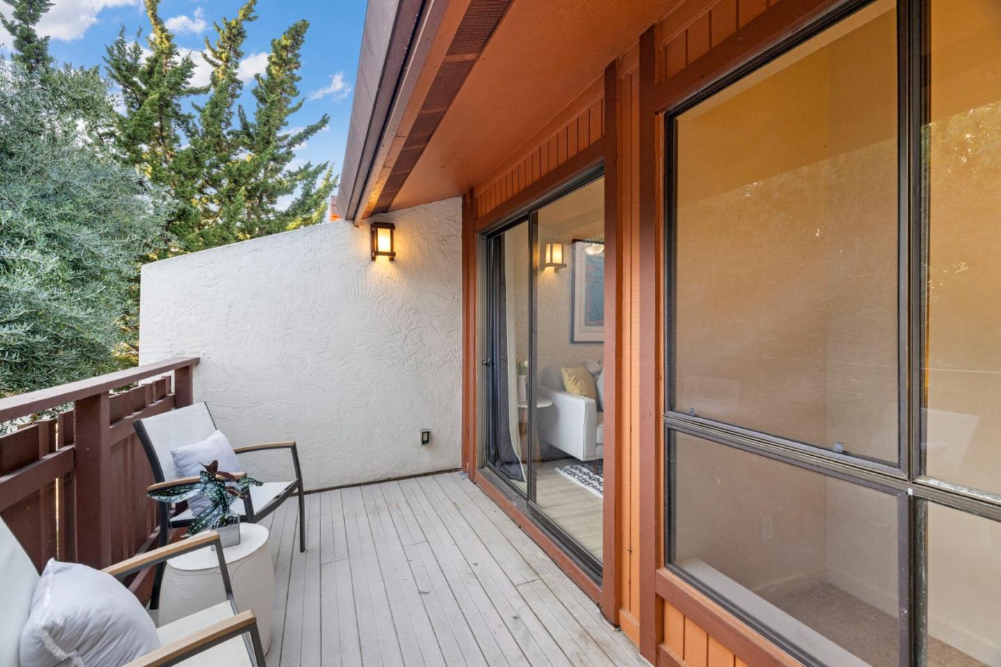 38616 COUNTRY Common