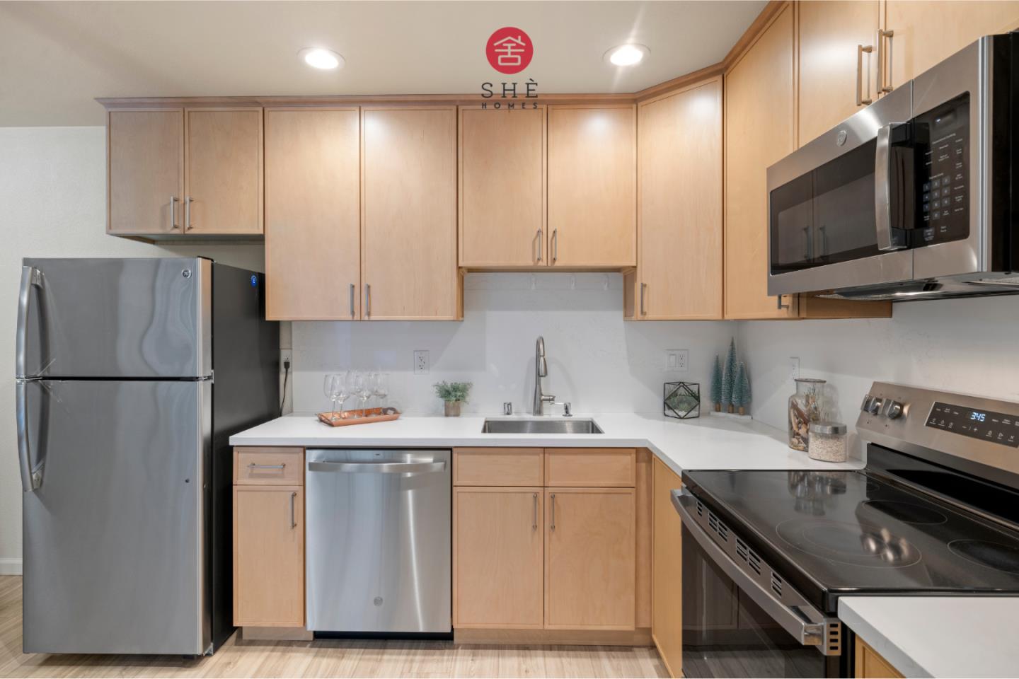 38616 COUNTRY Common