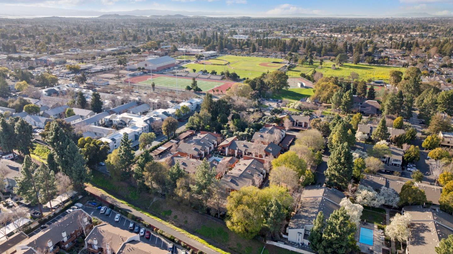 38616 COUNTRY Common