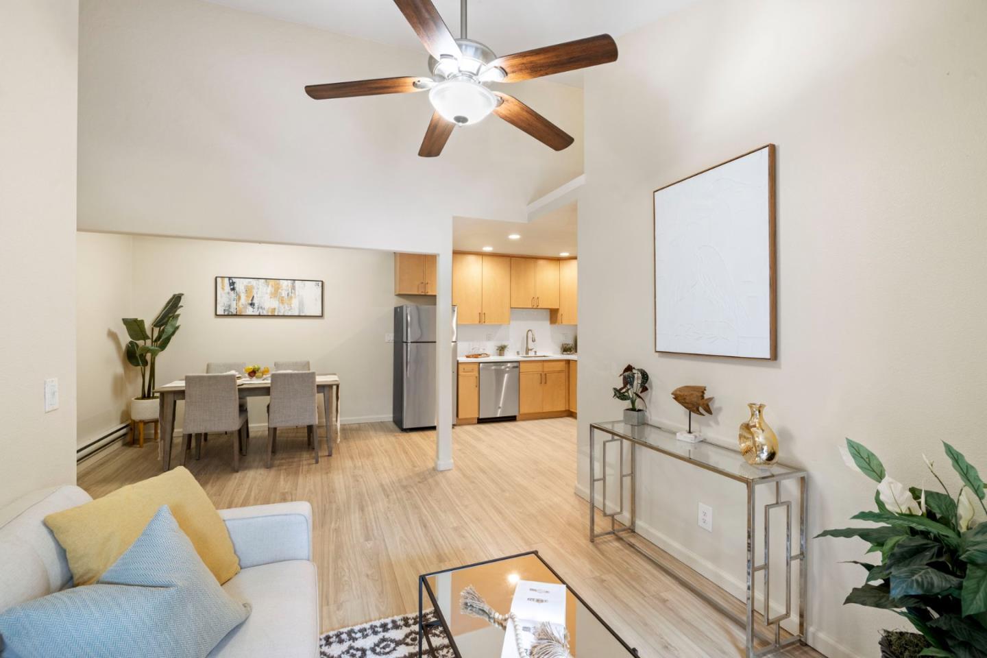 38616 COUNTRY Common