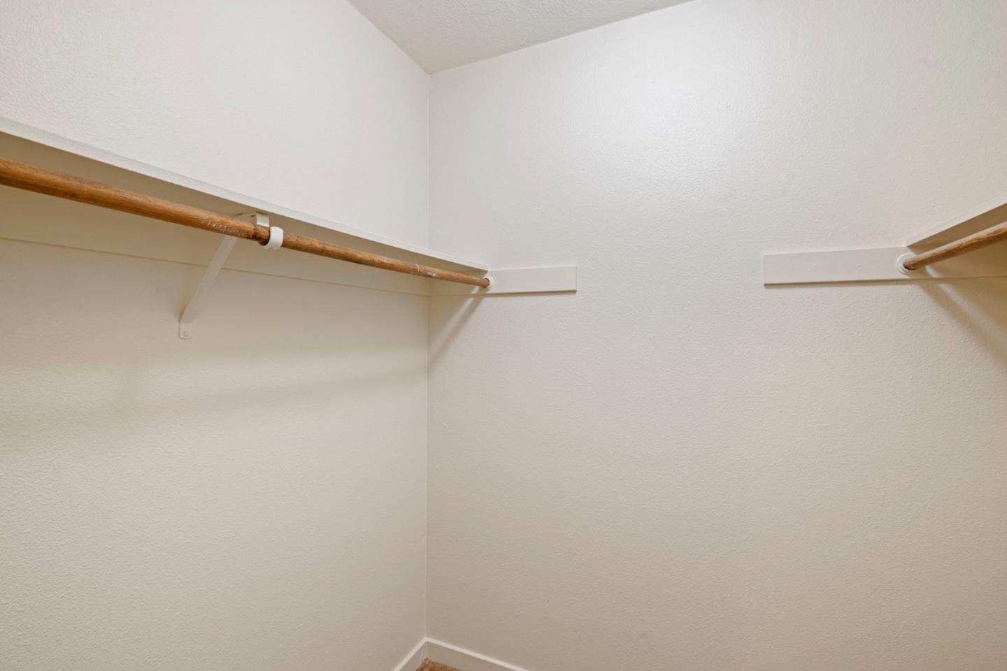 38616 COUNTRY Common