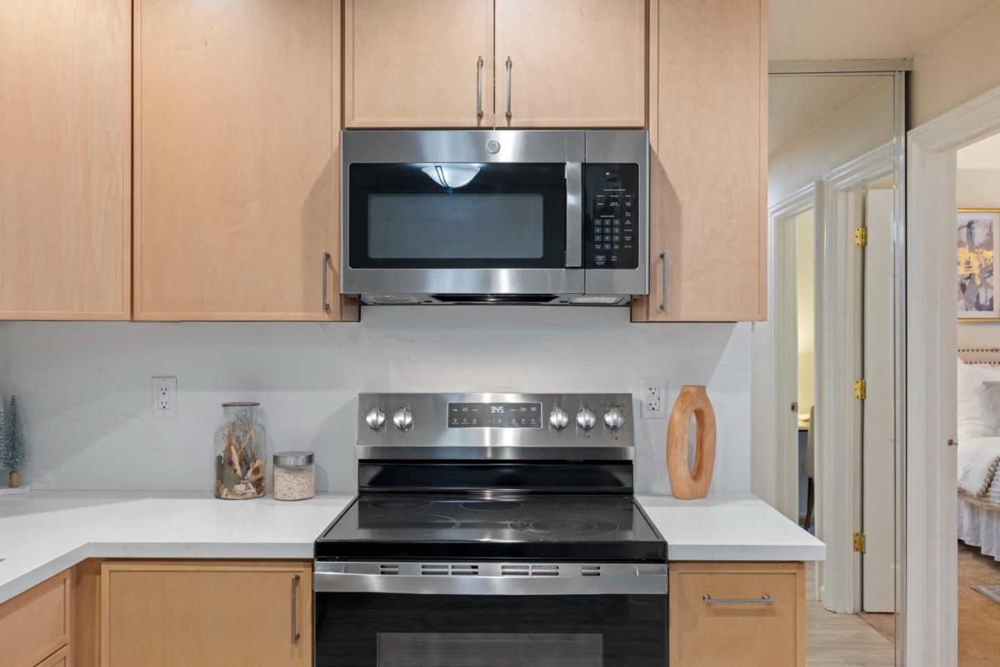 38616 COUNTRY Common