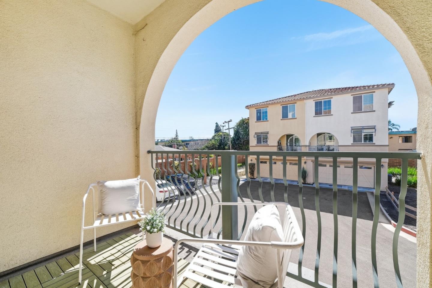 37616 Pimento Common