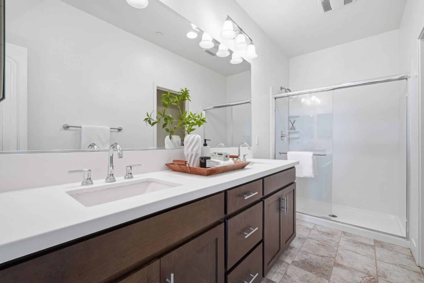 37616 Pimento Common