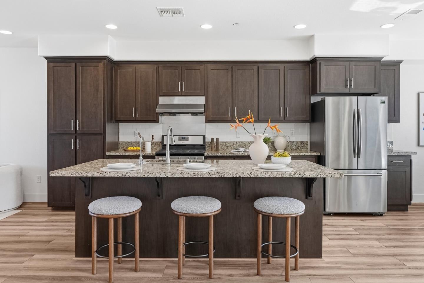 37616 Pimento Common