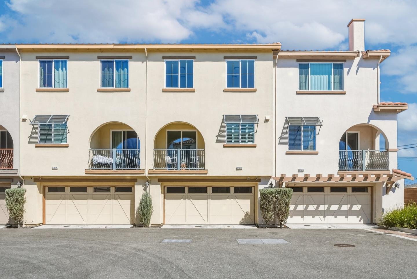 37616 Pimento Common