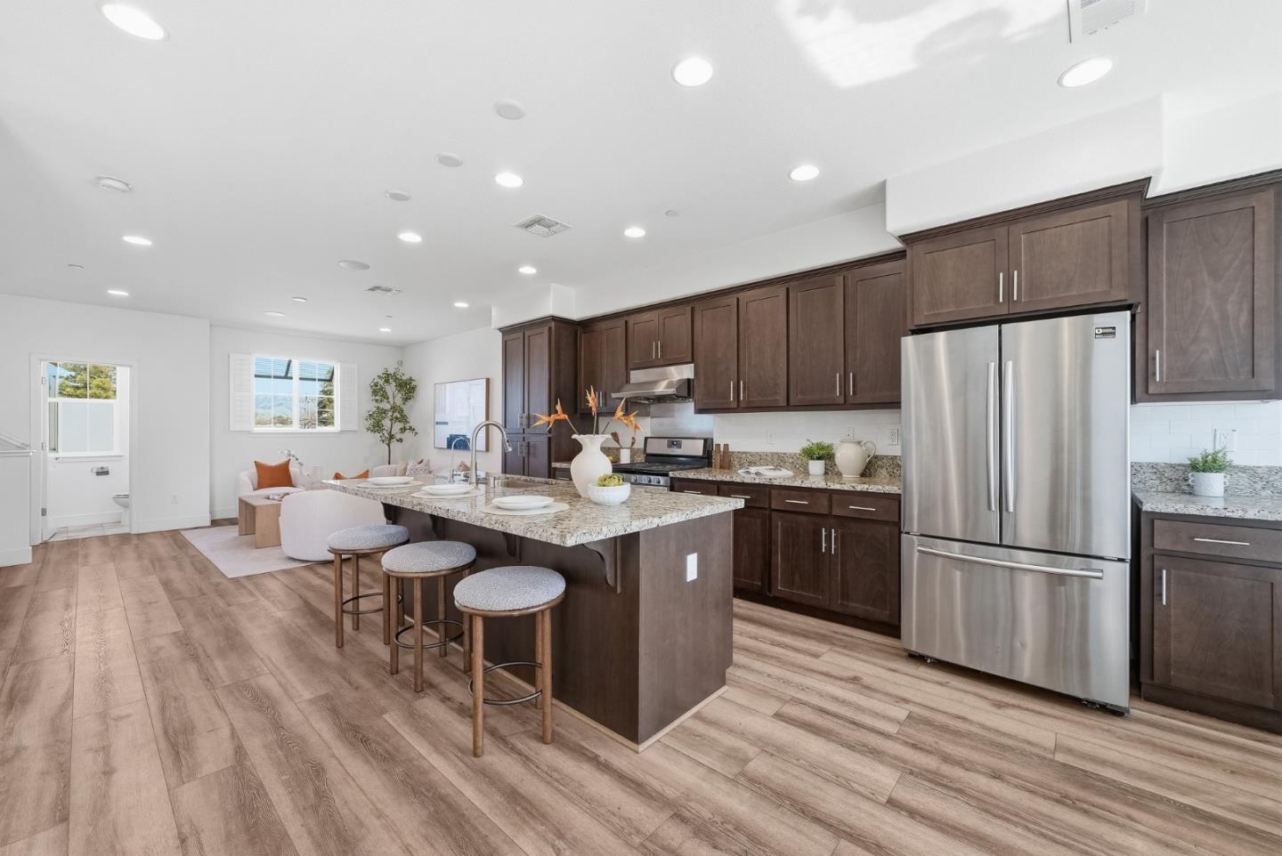 37616 Pimento Common