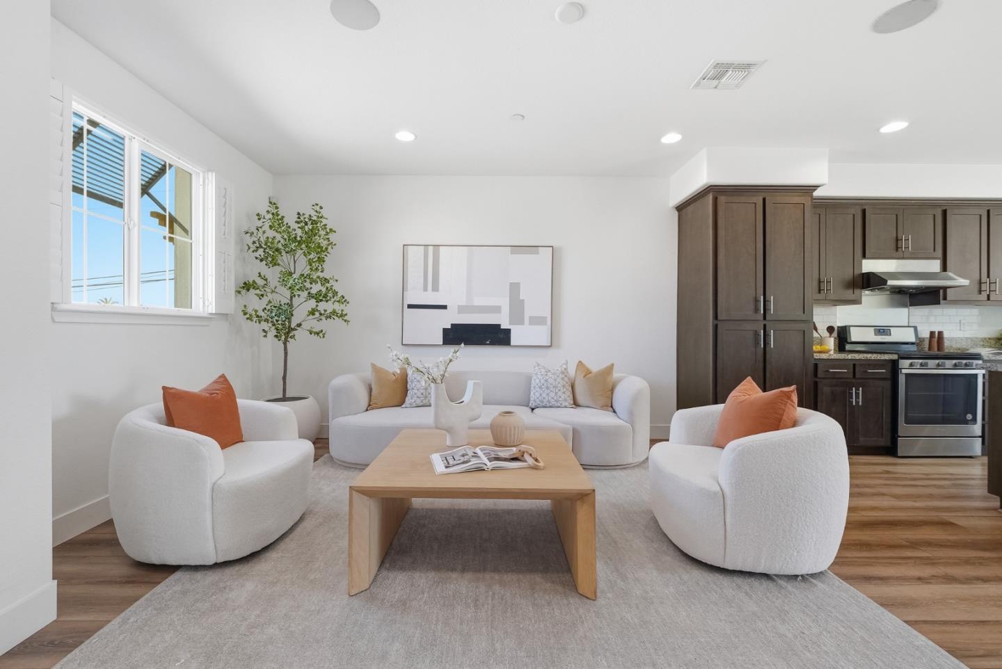 37616 Pimento Common