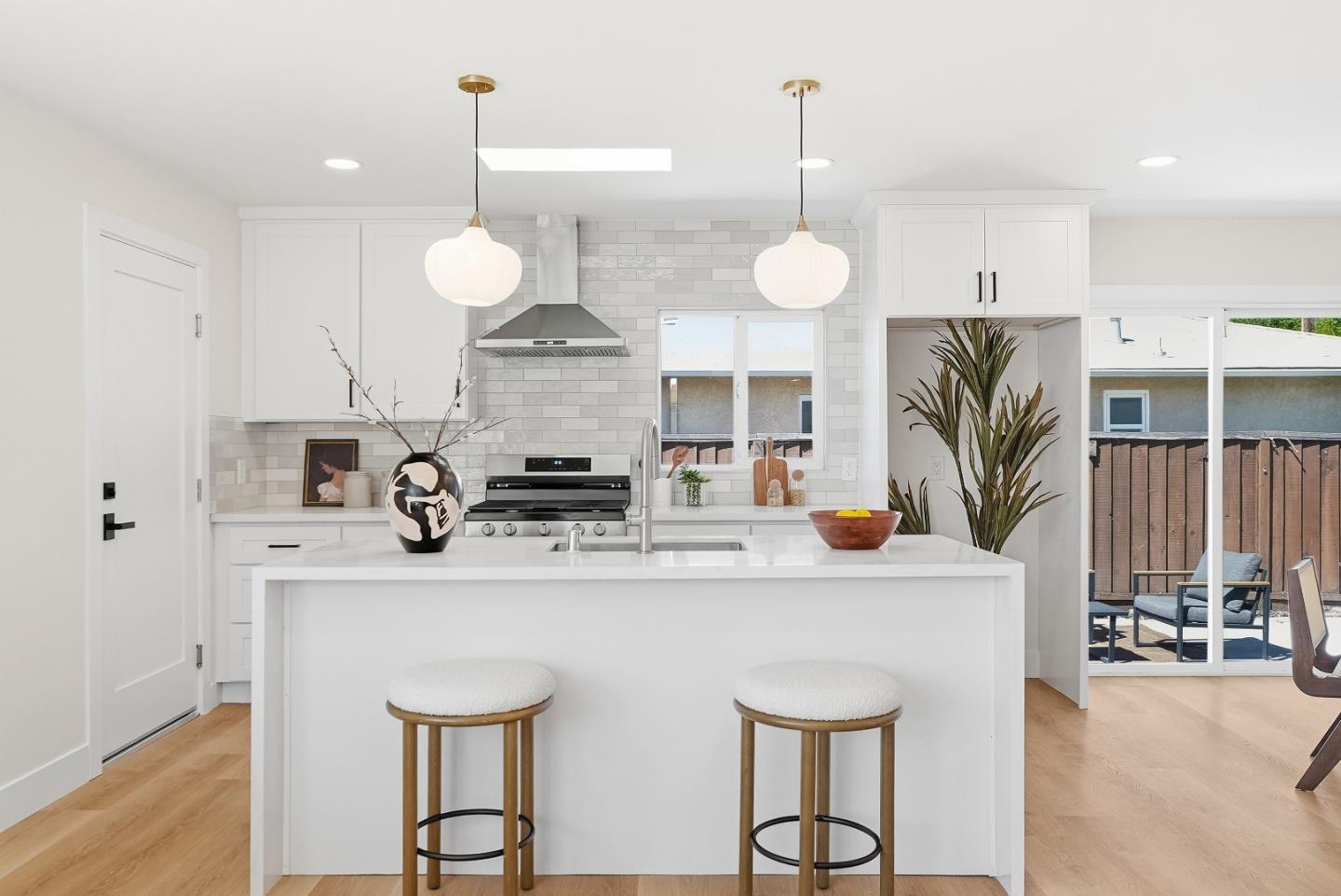 2177 Santa Cruz Avenue