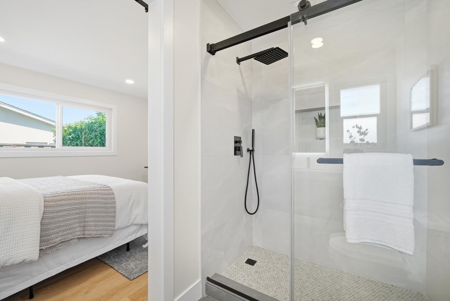 2177 Santa Cruz Avenue