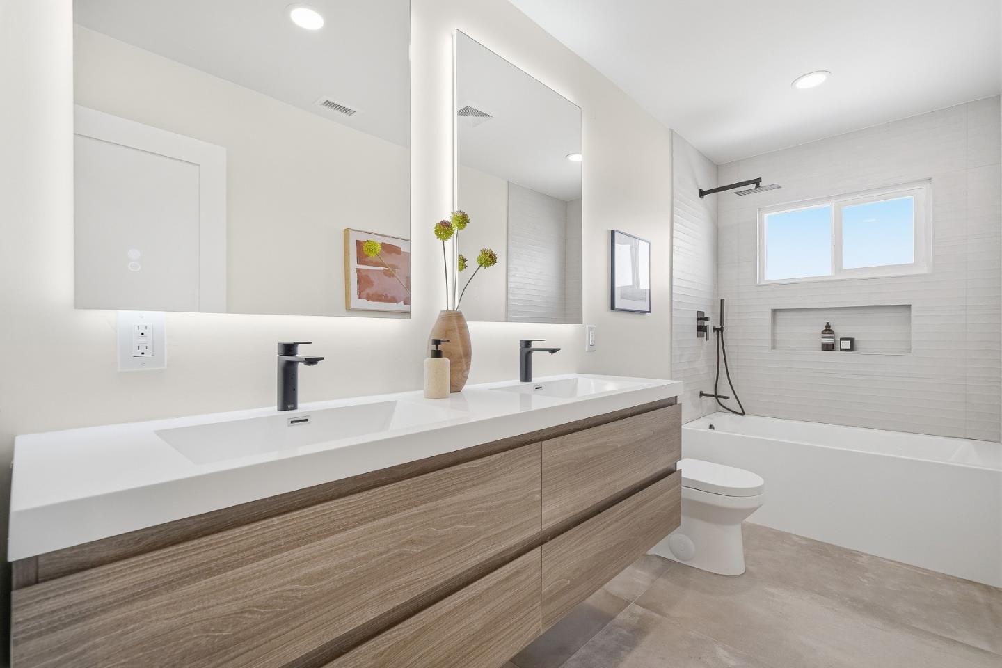 2177 Santa Cruz Avenue