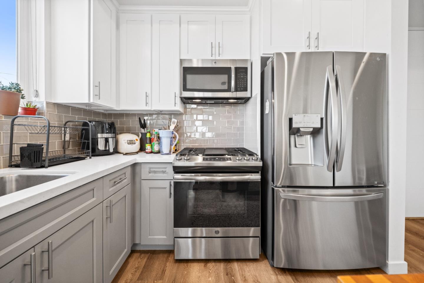 1055 South Serrano Avenue 305