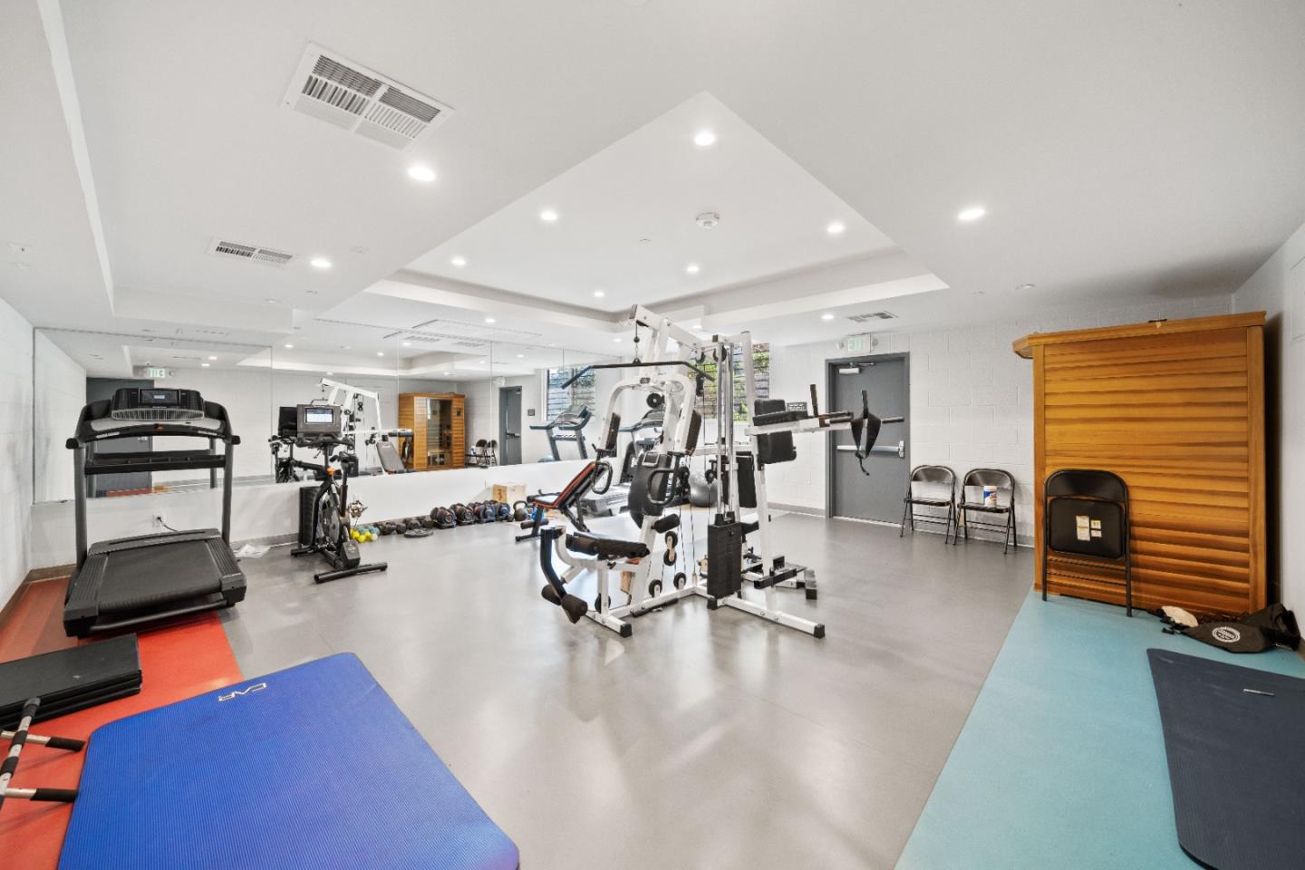 1055 South Serrano Avenue 305