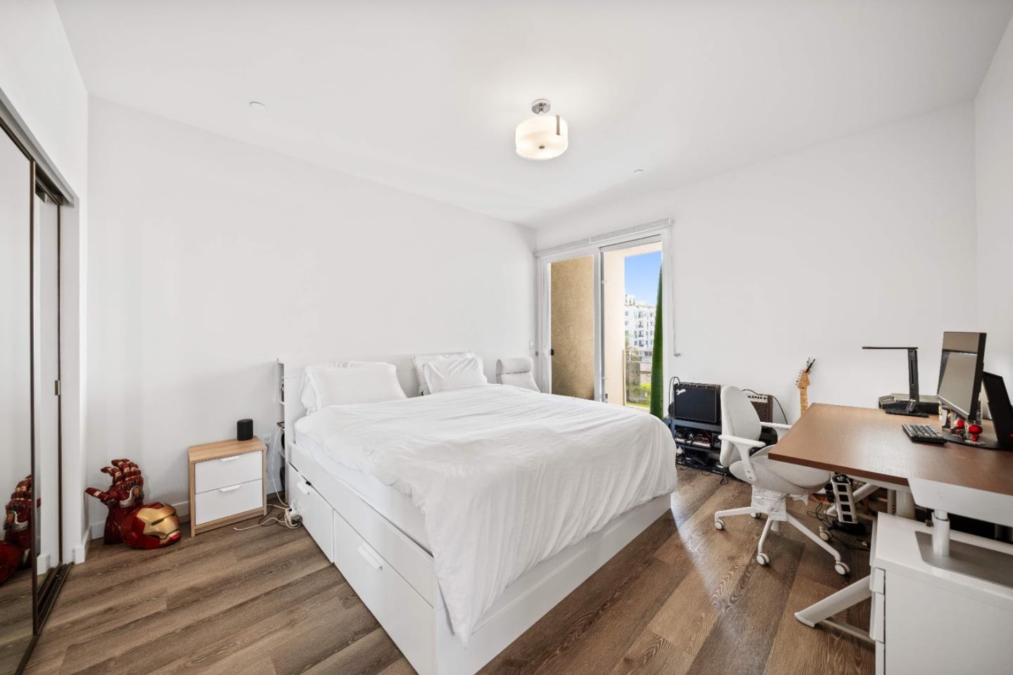 1055 South Serrano Avenue 305