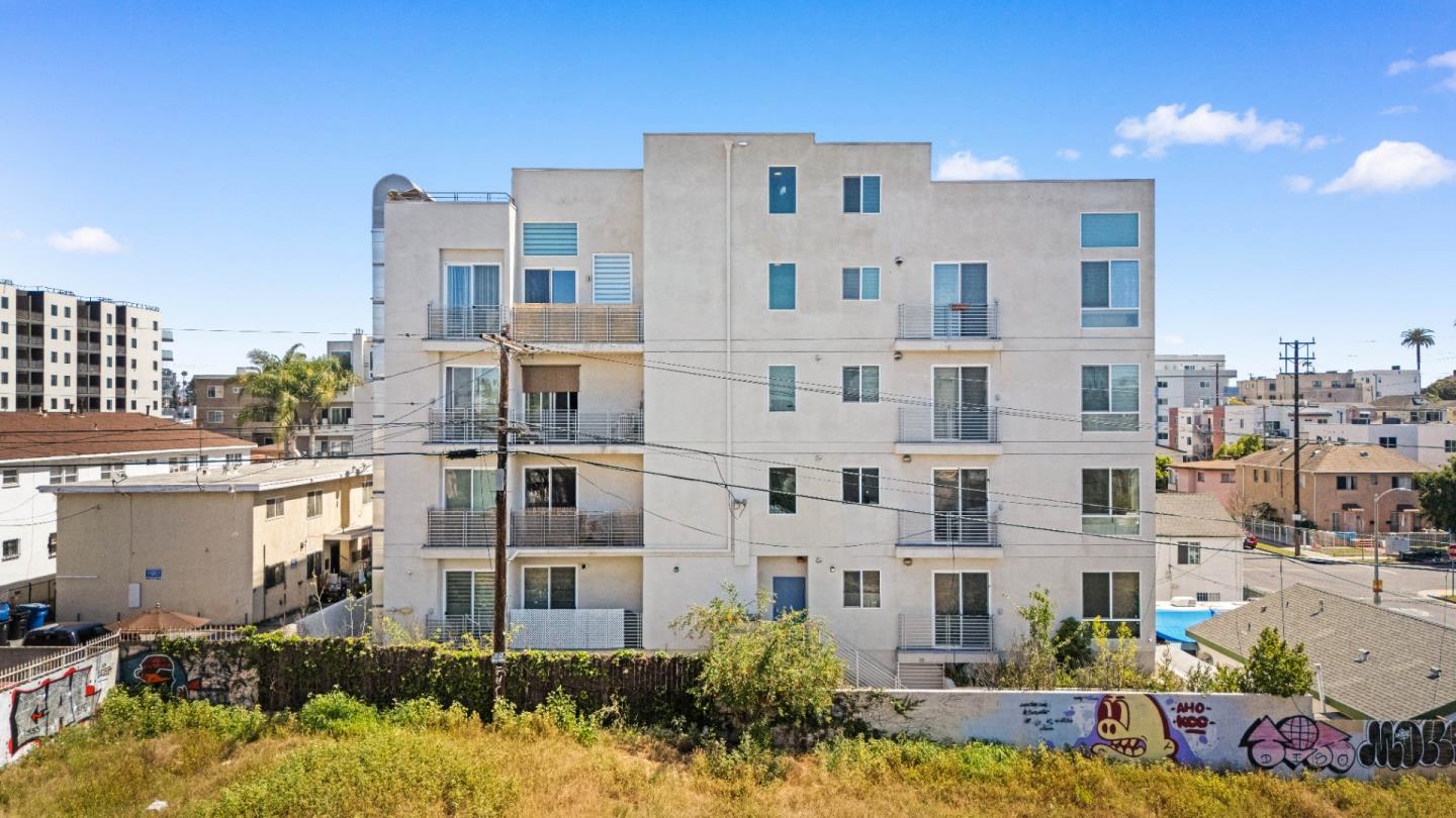 1055 South Serrano Avenue 305