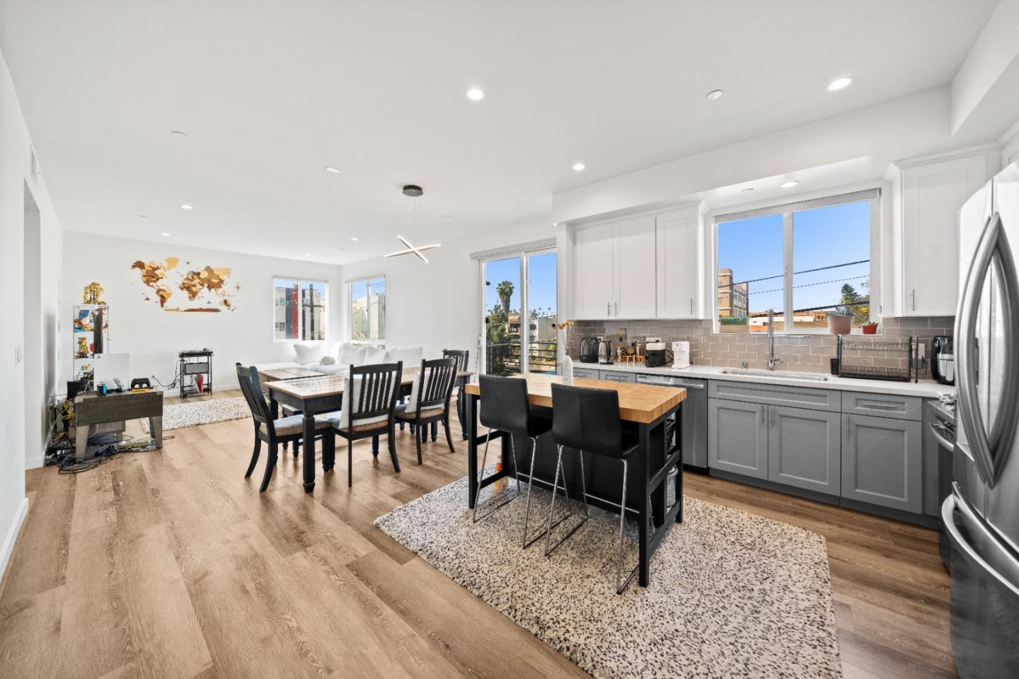 1055 South Serrano Avenue 305