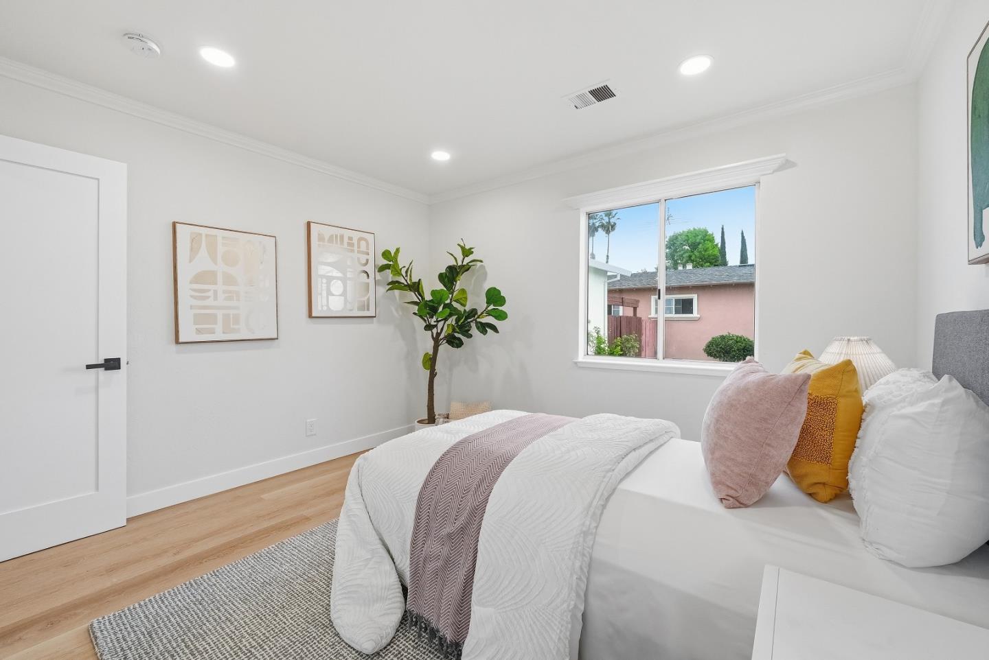 43252 Lindenwood Street