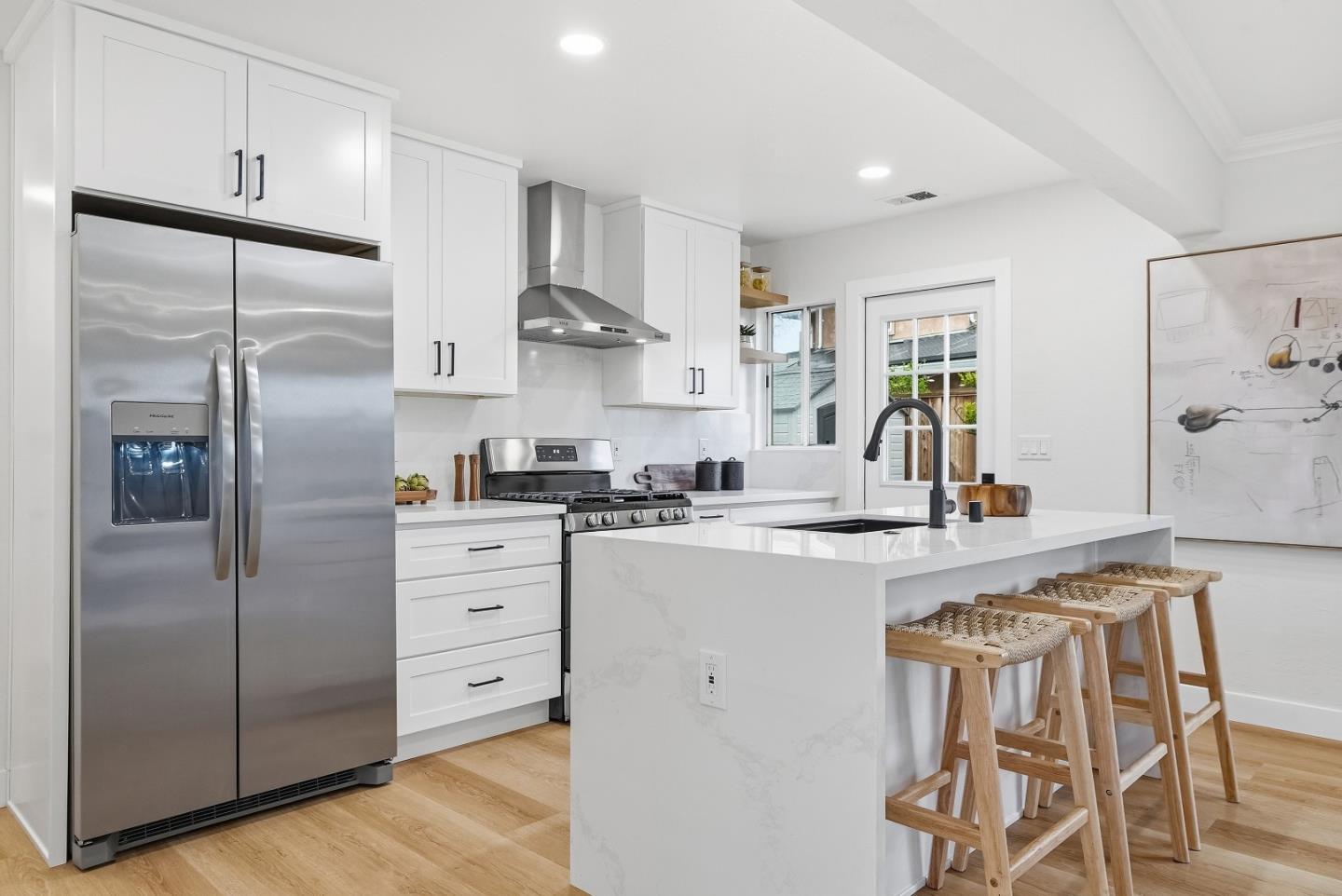 43252 Lindenwood Street