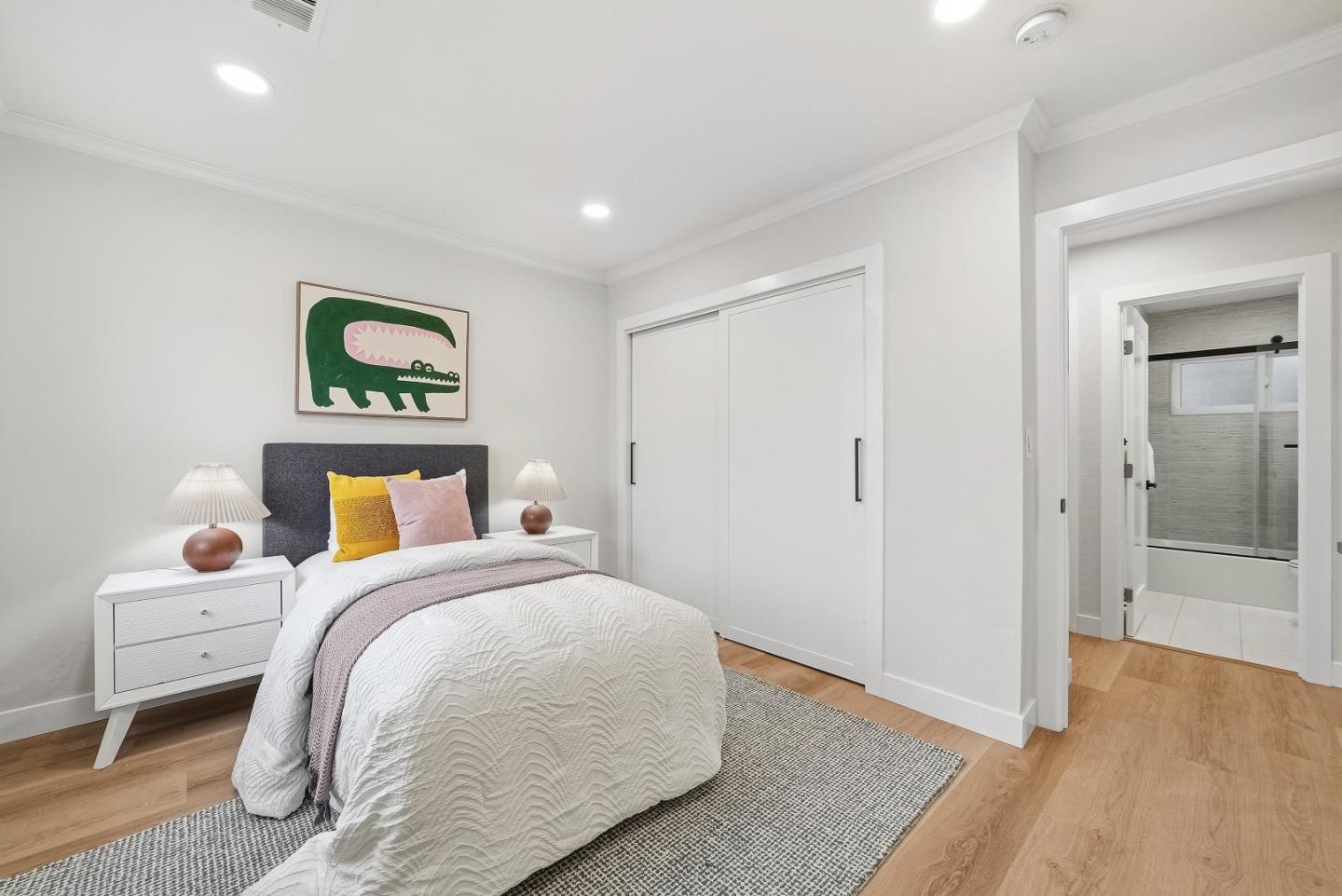 43252 Lindenwood Street