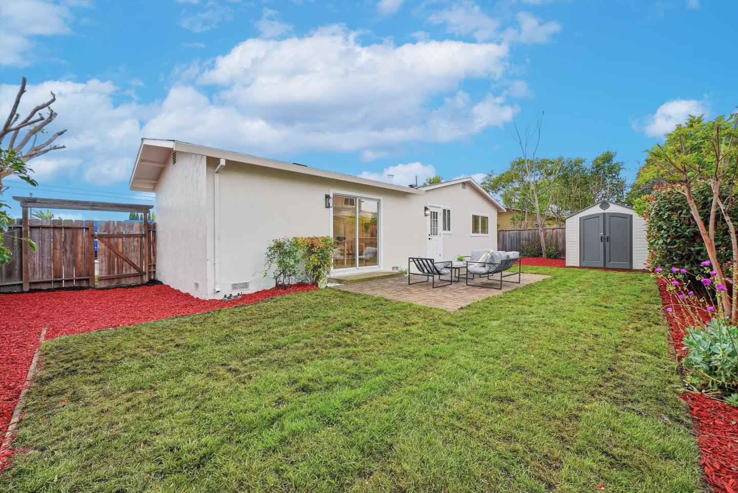 43252 Lindenwood Street