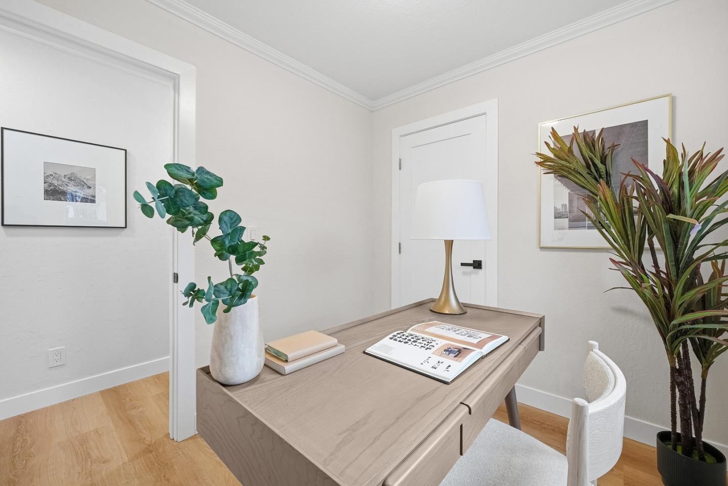 43252 Lindenwood Street