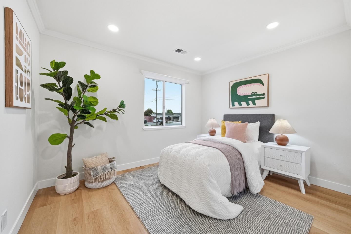 43252 Lindenwood Street