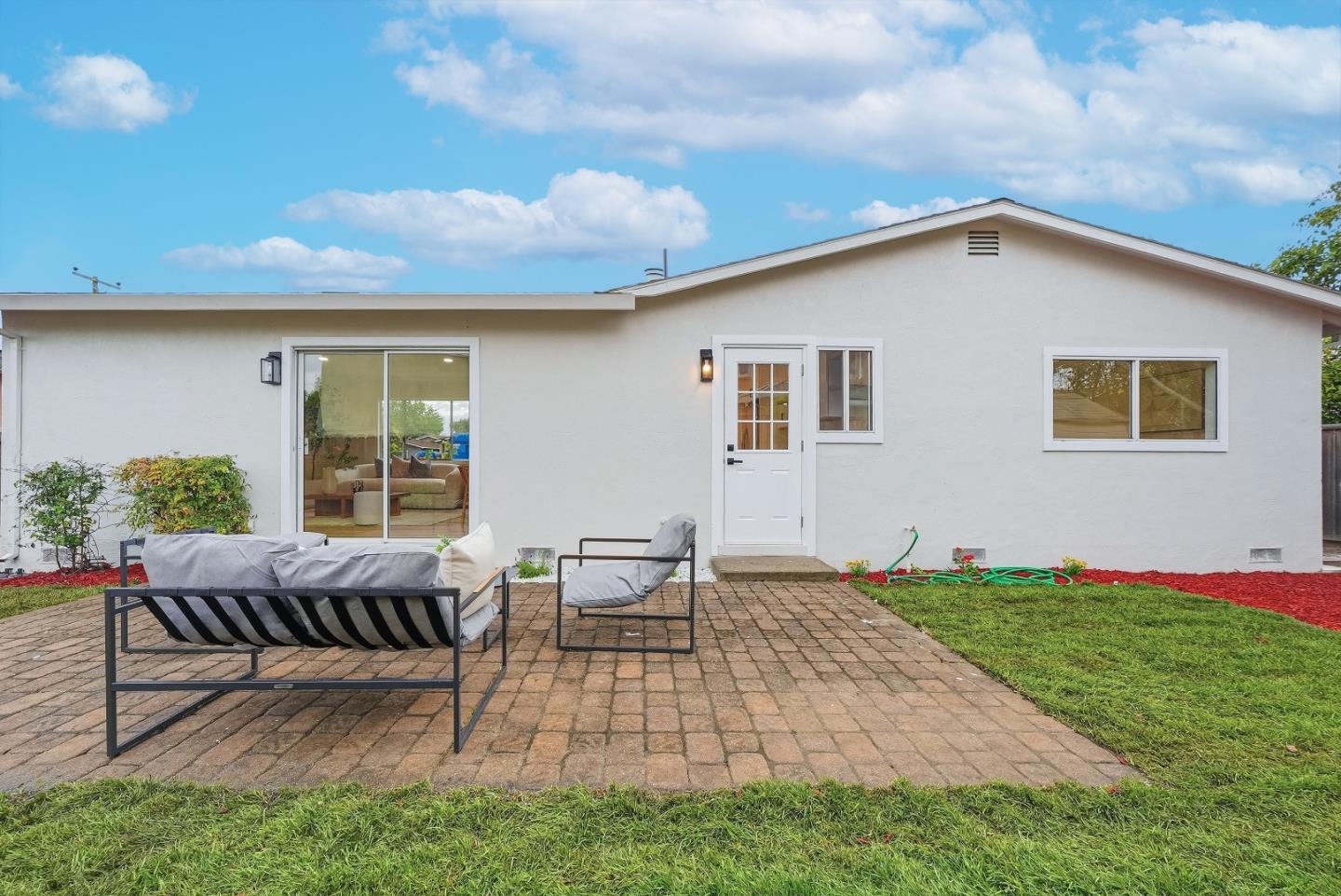 43252 Lindenwood Street