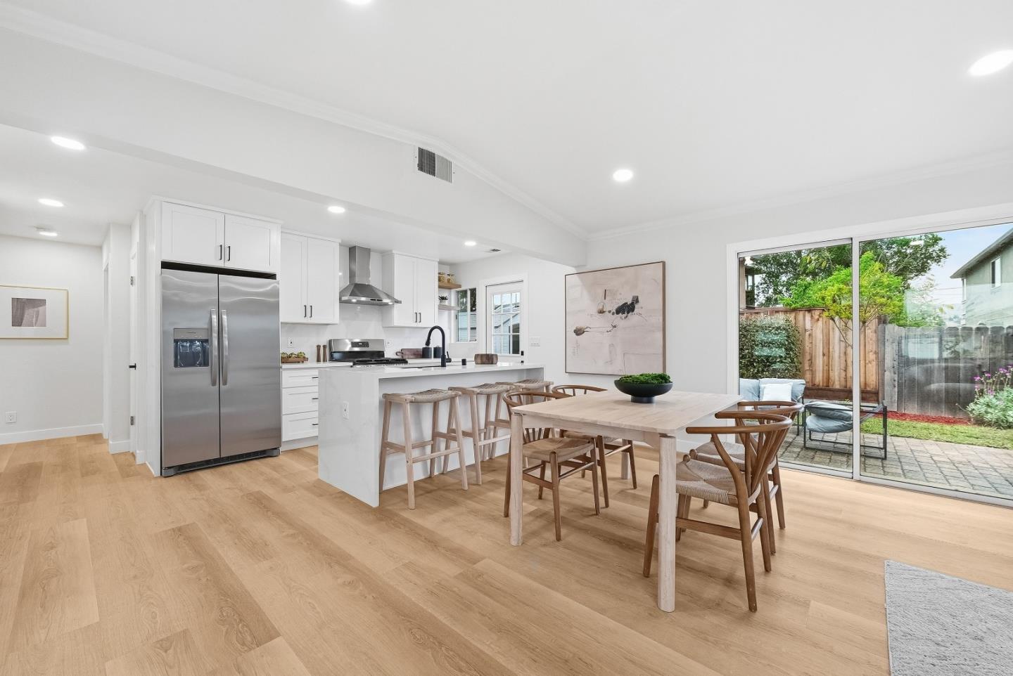 43252 Lindenwood Street