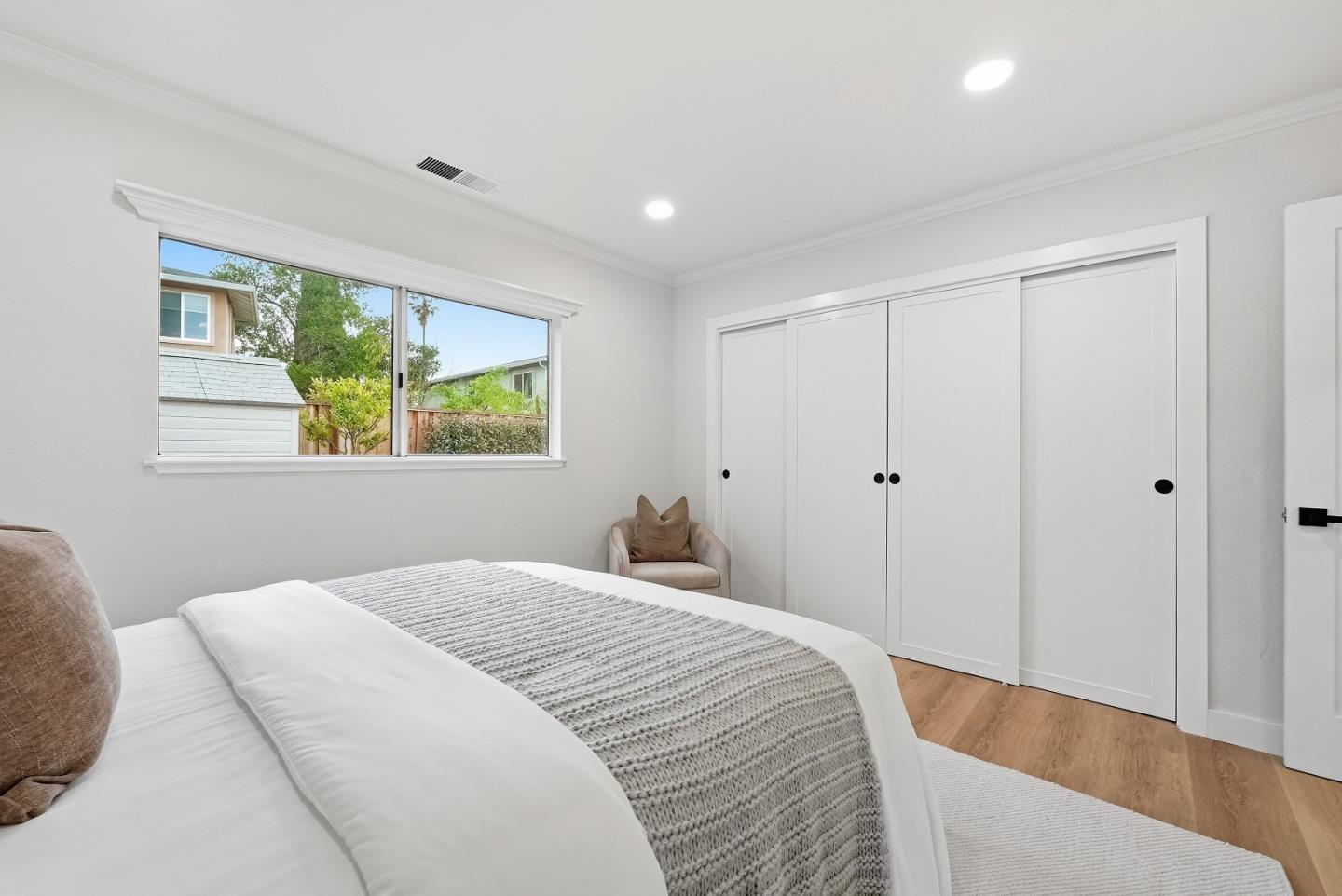 43252 Lindenwood Street