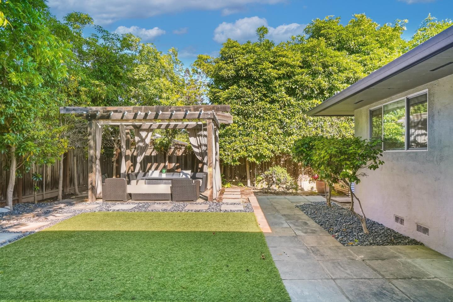 330 Hillview Drive