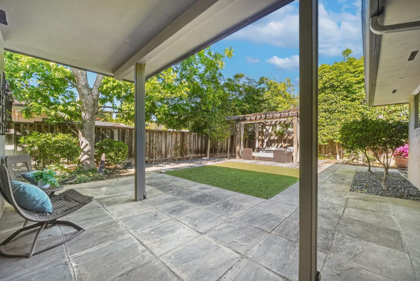 330 Hillview Drive