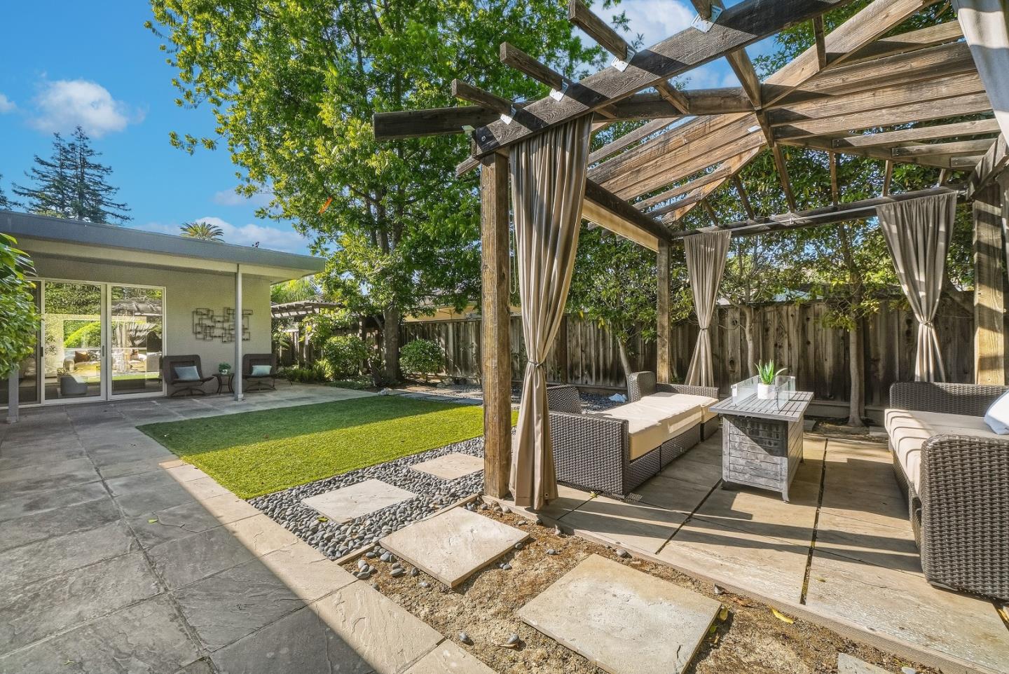 330 Hillview Drive