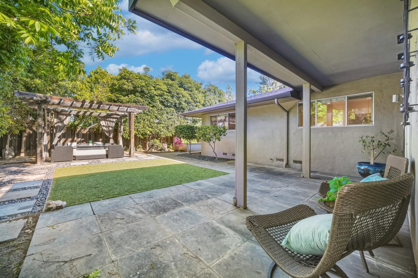 330 Hillview Drive