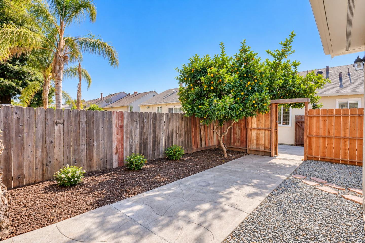 21692 Westfield Ave