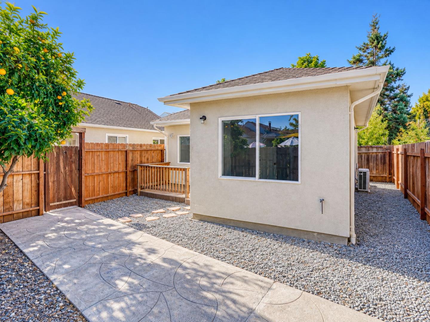 21692 Westfield Ave
