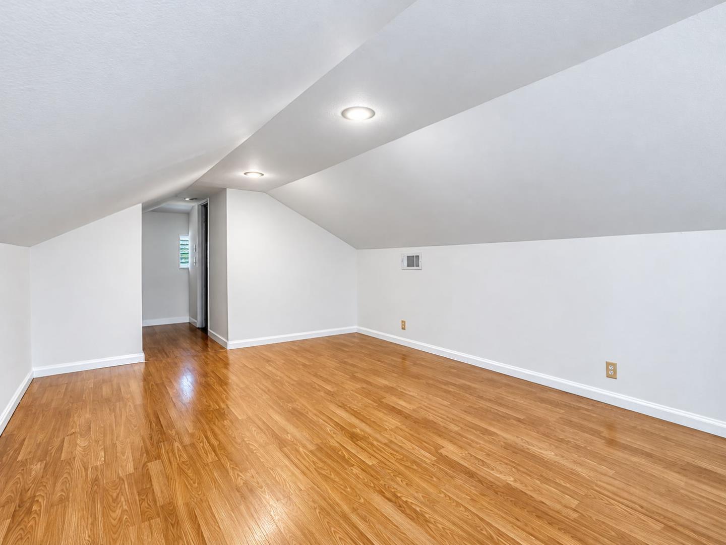 21692 Westfield Ave