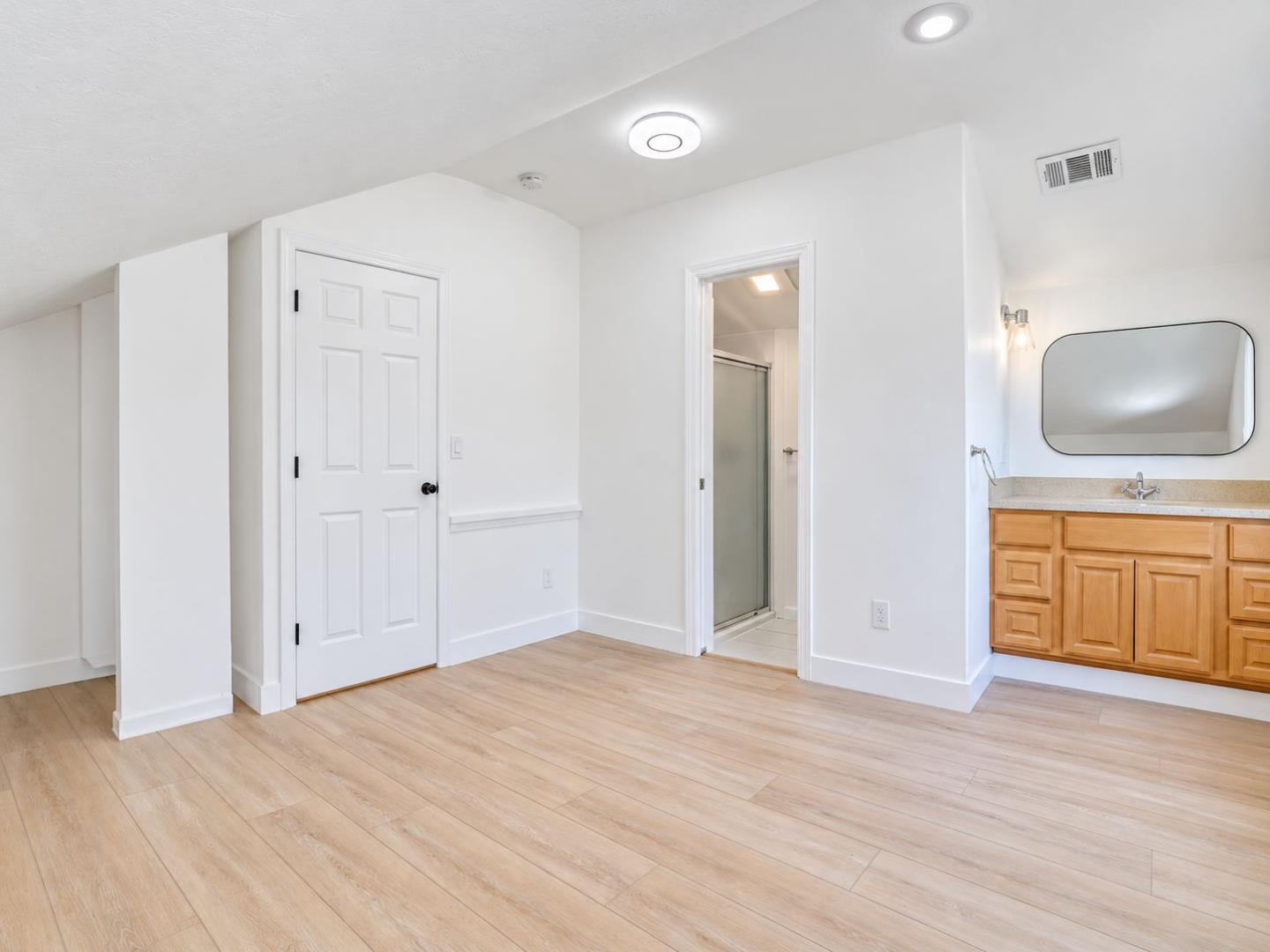 21692 Westfield Ave