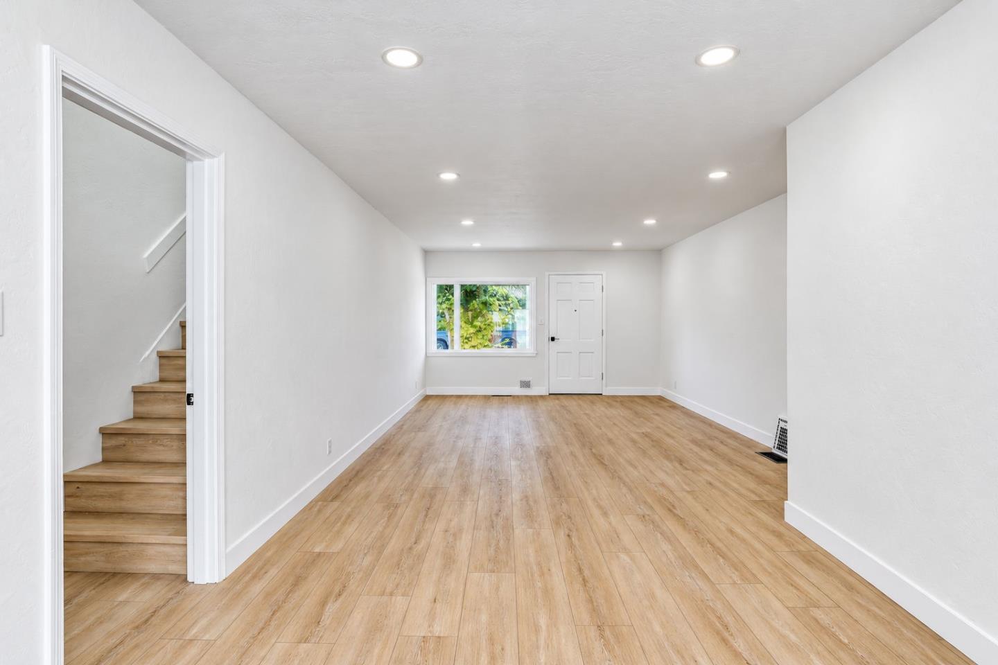 21692 Westfield Ave