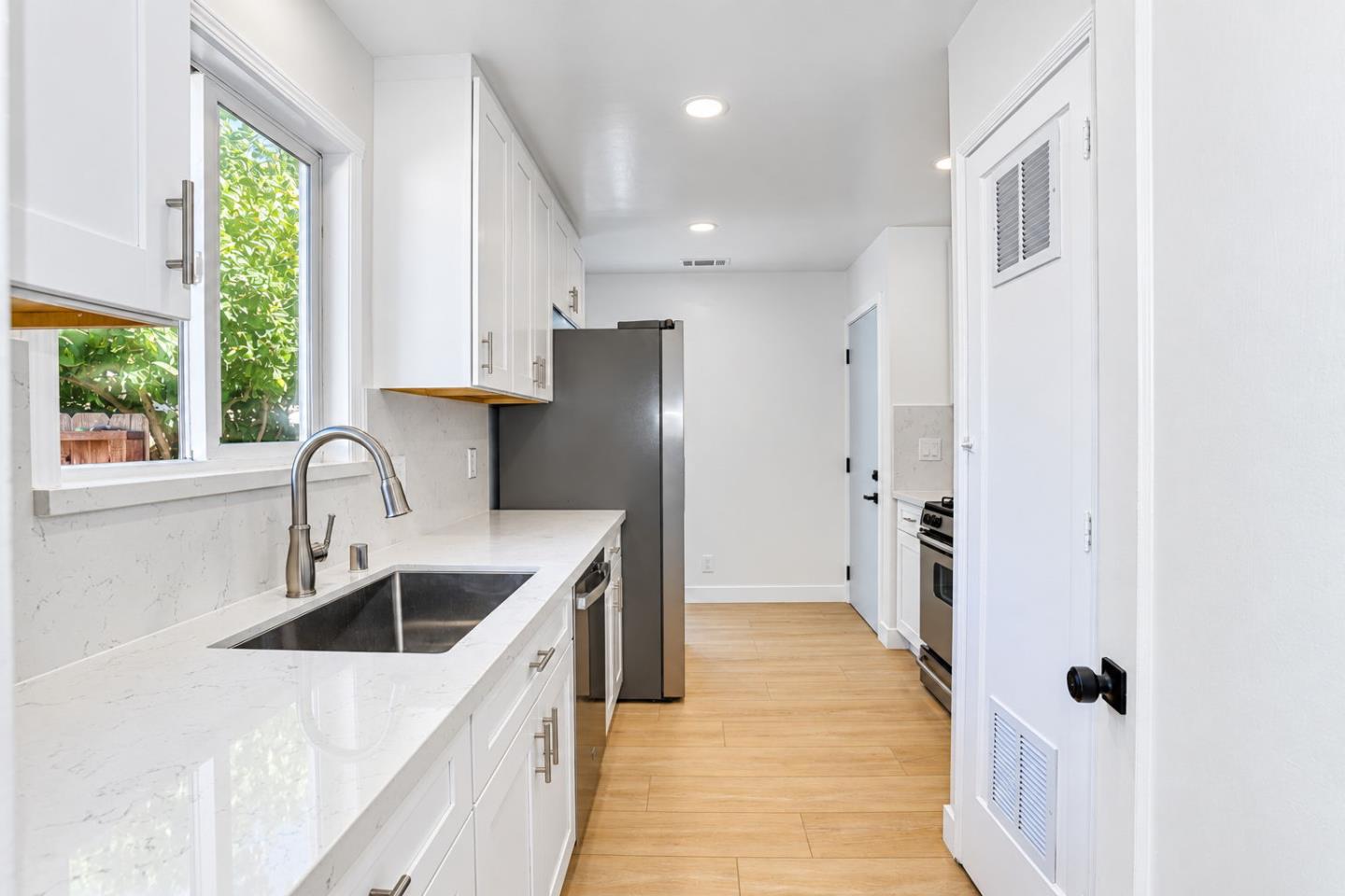 21692 Westfield Ave