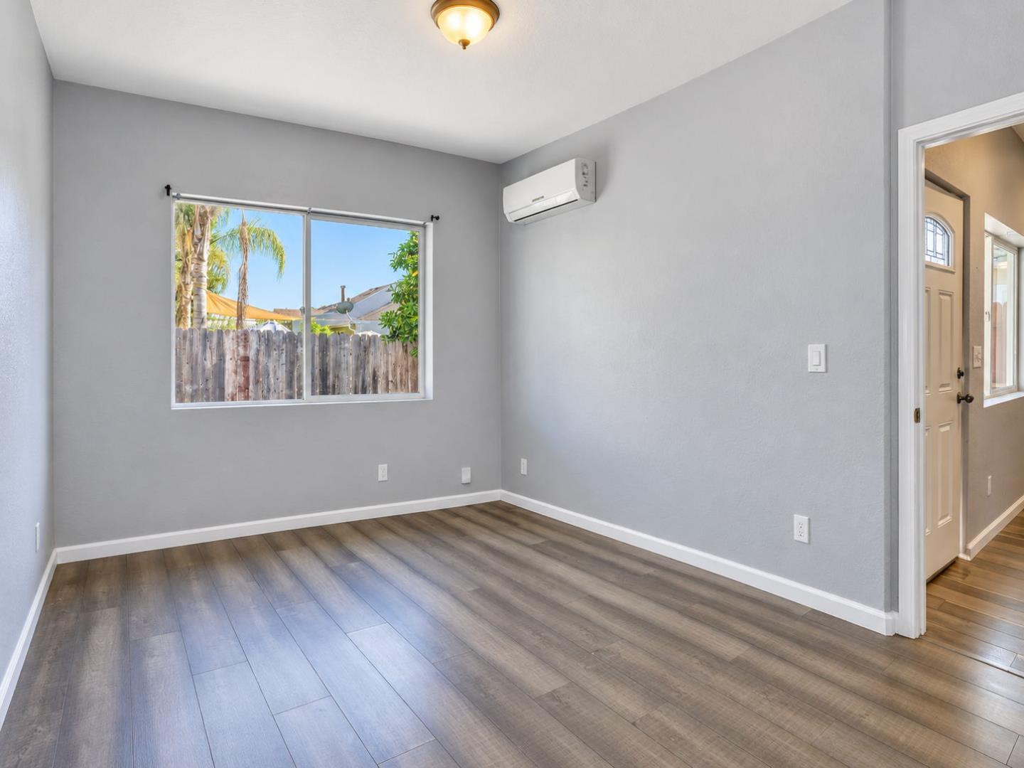 21692 Westfield Ave